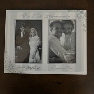 $10 LAST CALL DONATING 1/17/ NWOT Silver and White 25th Anniversary Picture Fram